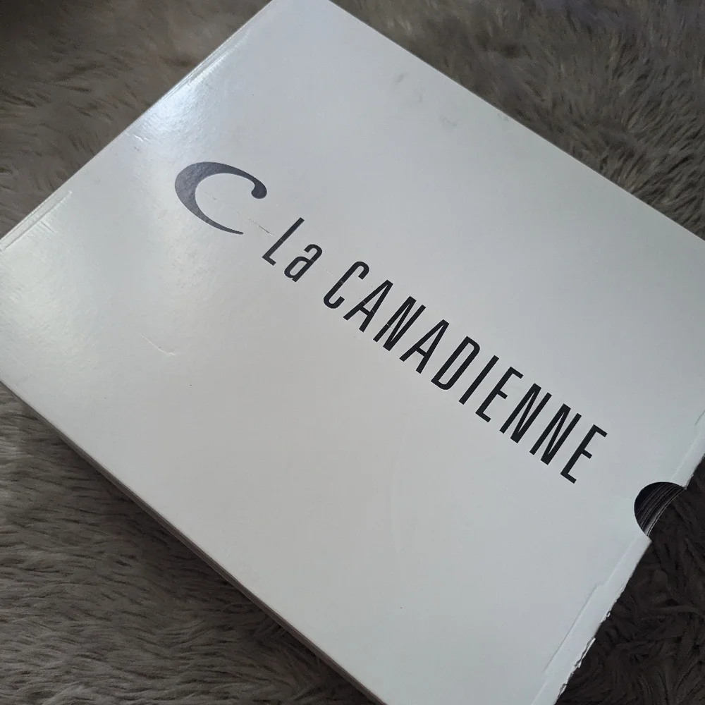 NWT La CANADIENNE Cosner Black Patent Leather Chelsea Boots - Picture 5 of 14